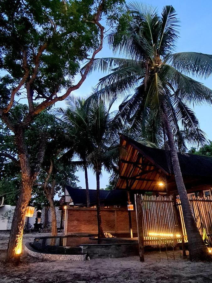 Beach House Penida Ped Exterior photo